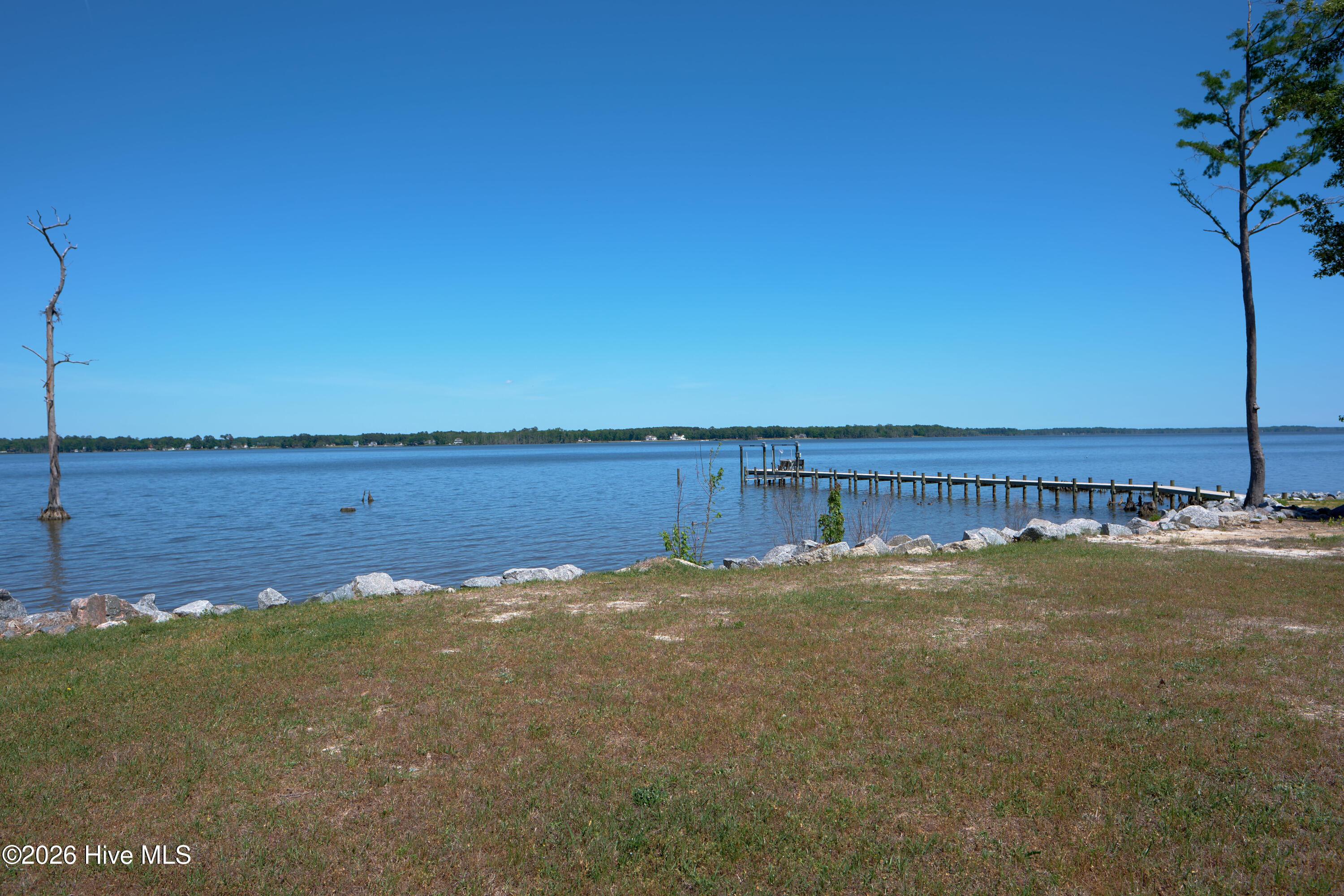 Image 2: Exterior (8)