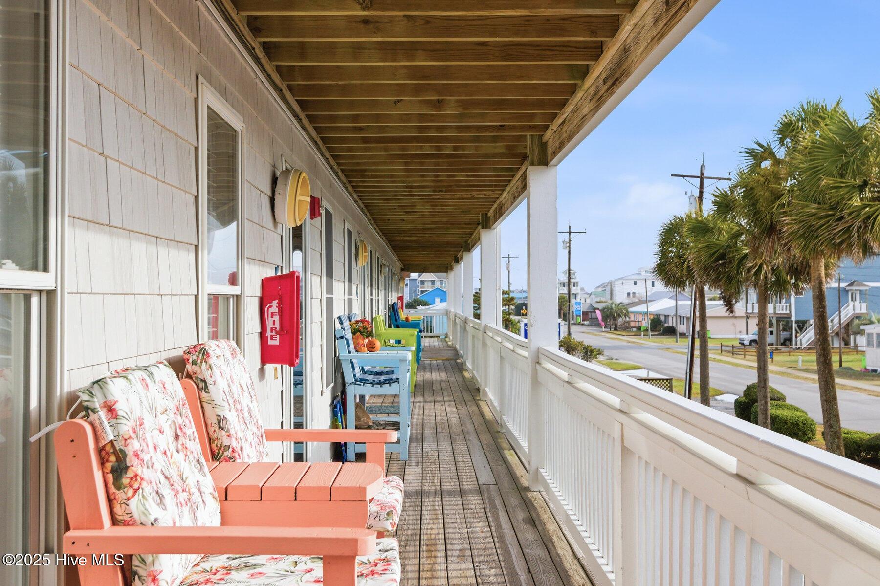 Image 2: 011_305_n_topsail_drive-11_208