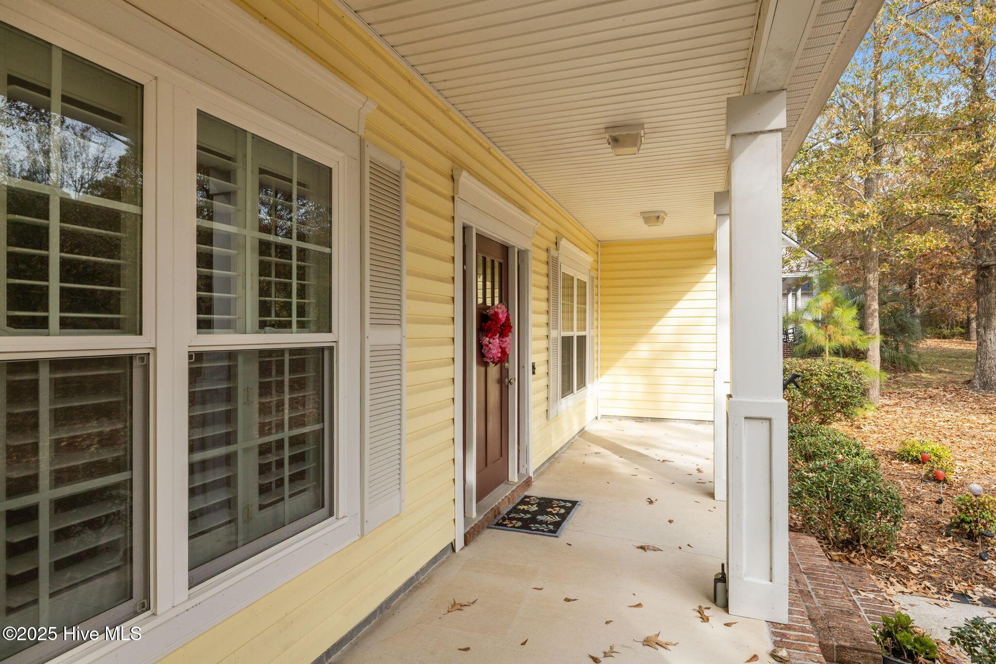 Image 3: Front Porch & Entrance