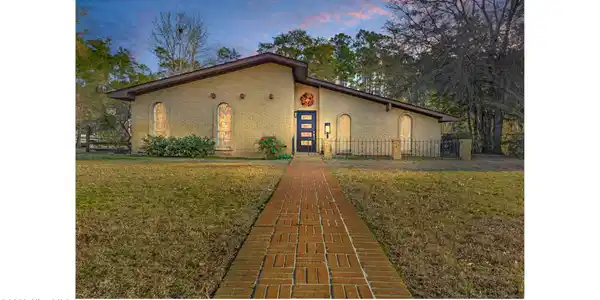 226 Pinewood Drive
