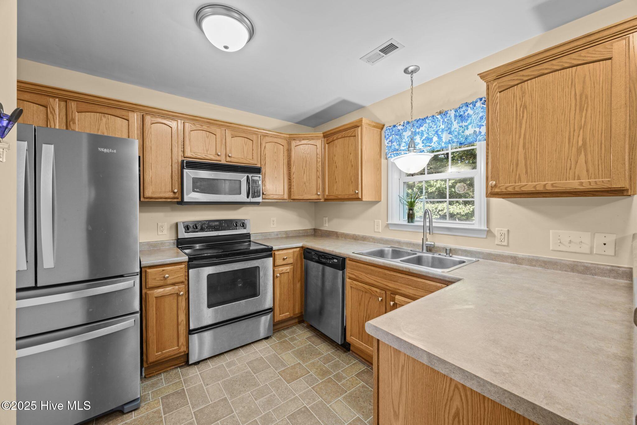 Image 4: 111 Twin Creek Lane, Havelock, NC 28532