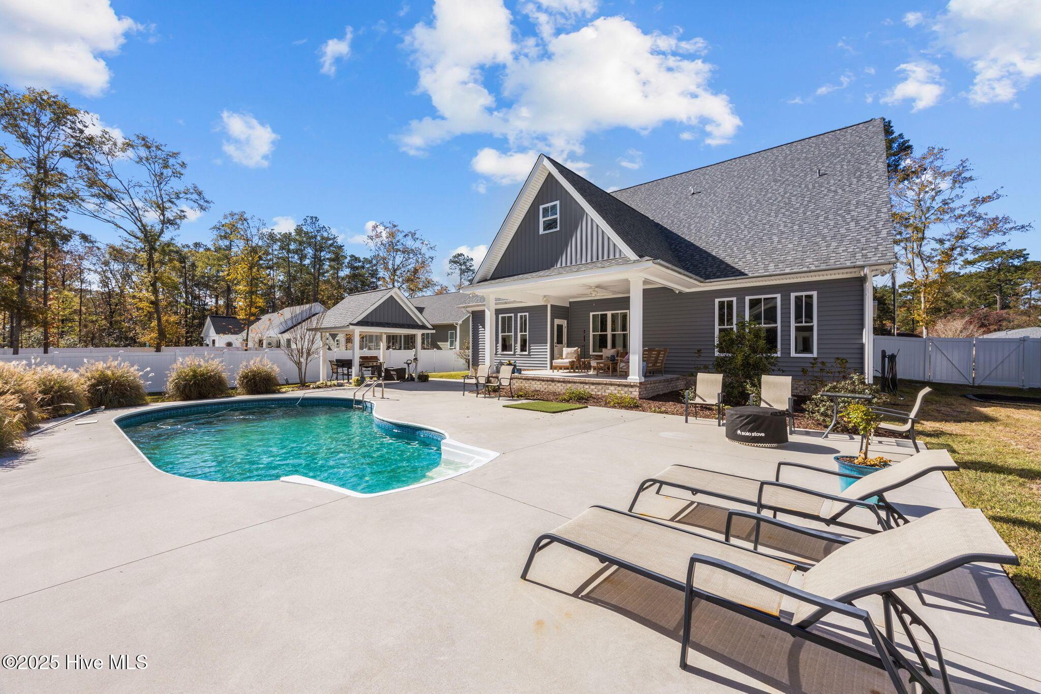 Image 2: 7-web-or-mls-0C0A5615