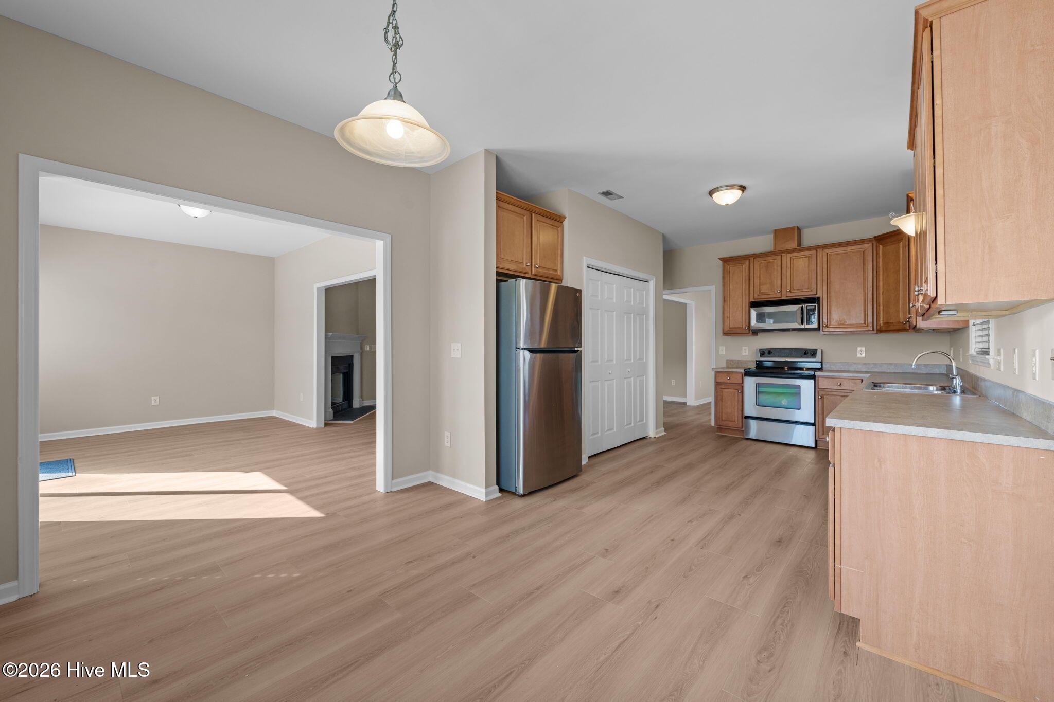 Image 2: 43-web-or-mls-DSC_6935