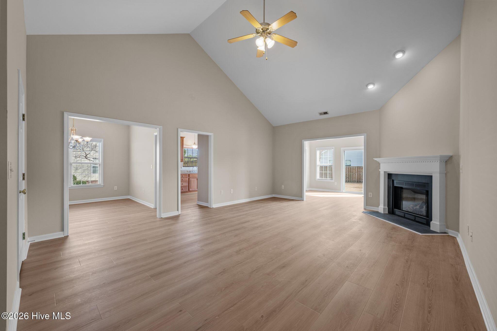 Image 4: 35-web-or-mls-DSC_6902