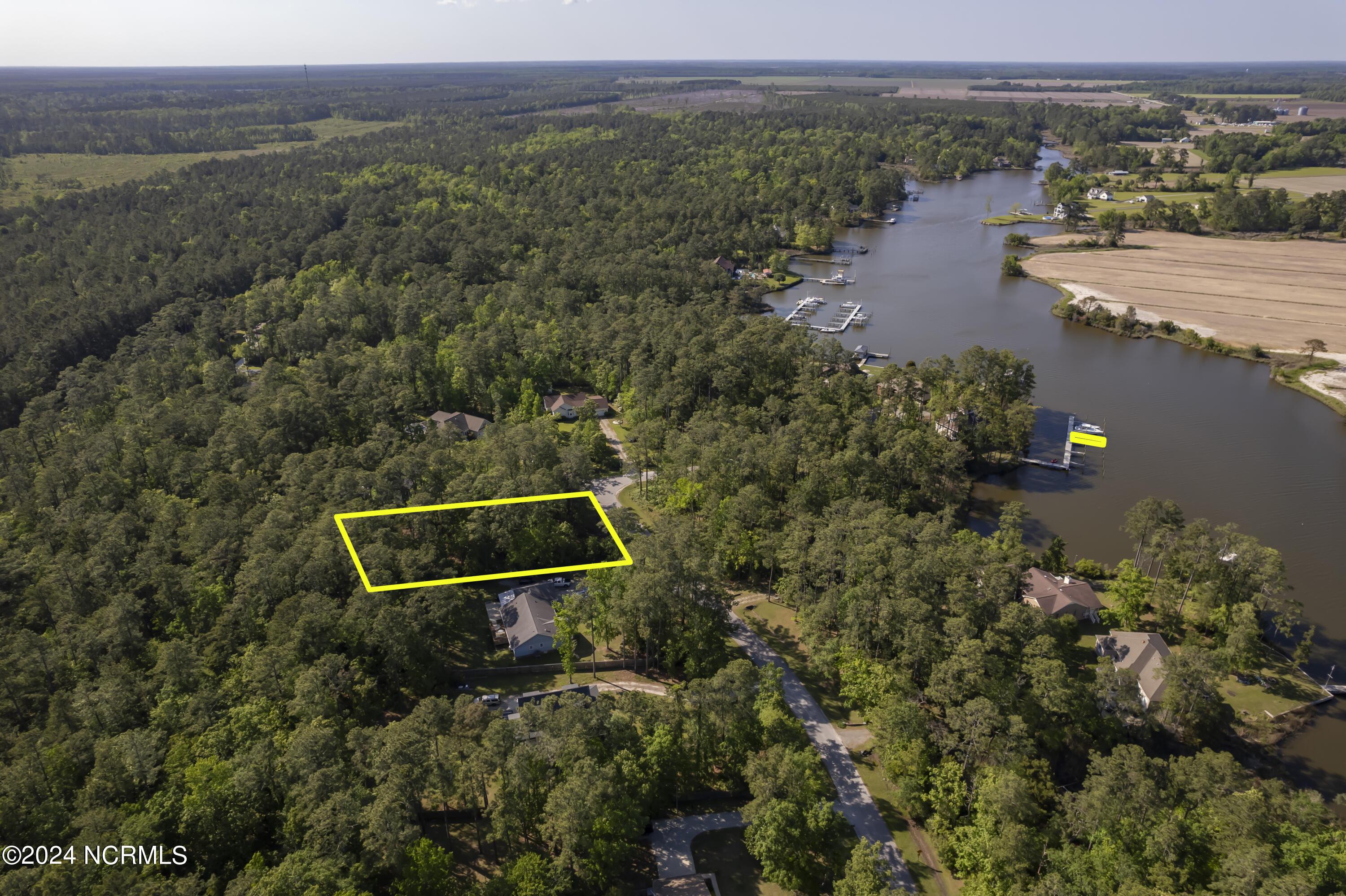 Image 3: Short Walk To Deeded Boat Slip