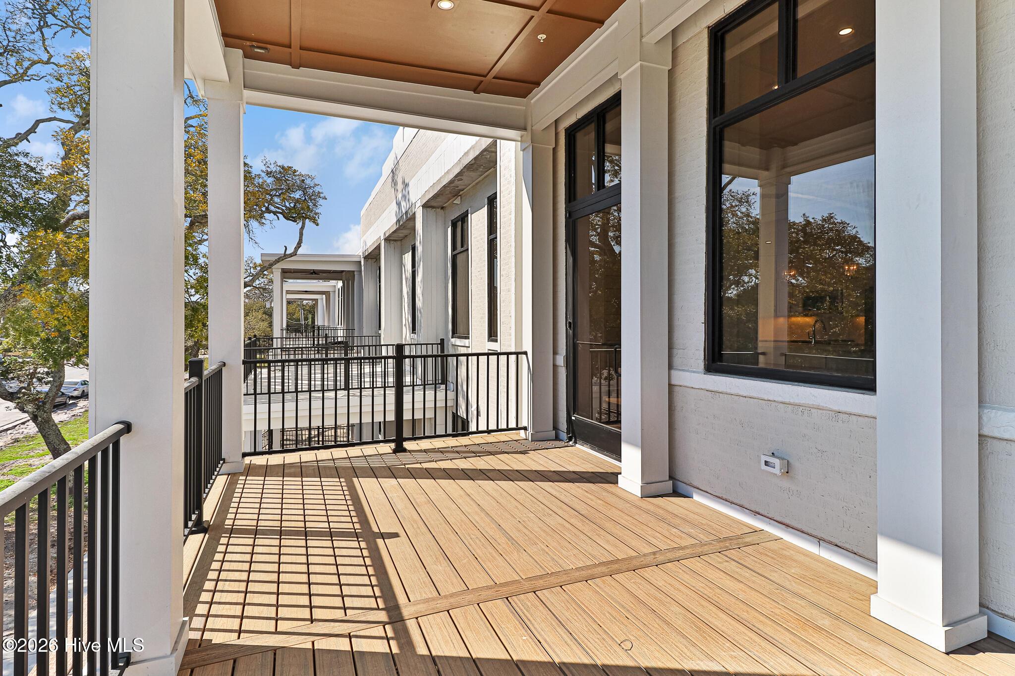 Image 4: Covered Porch