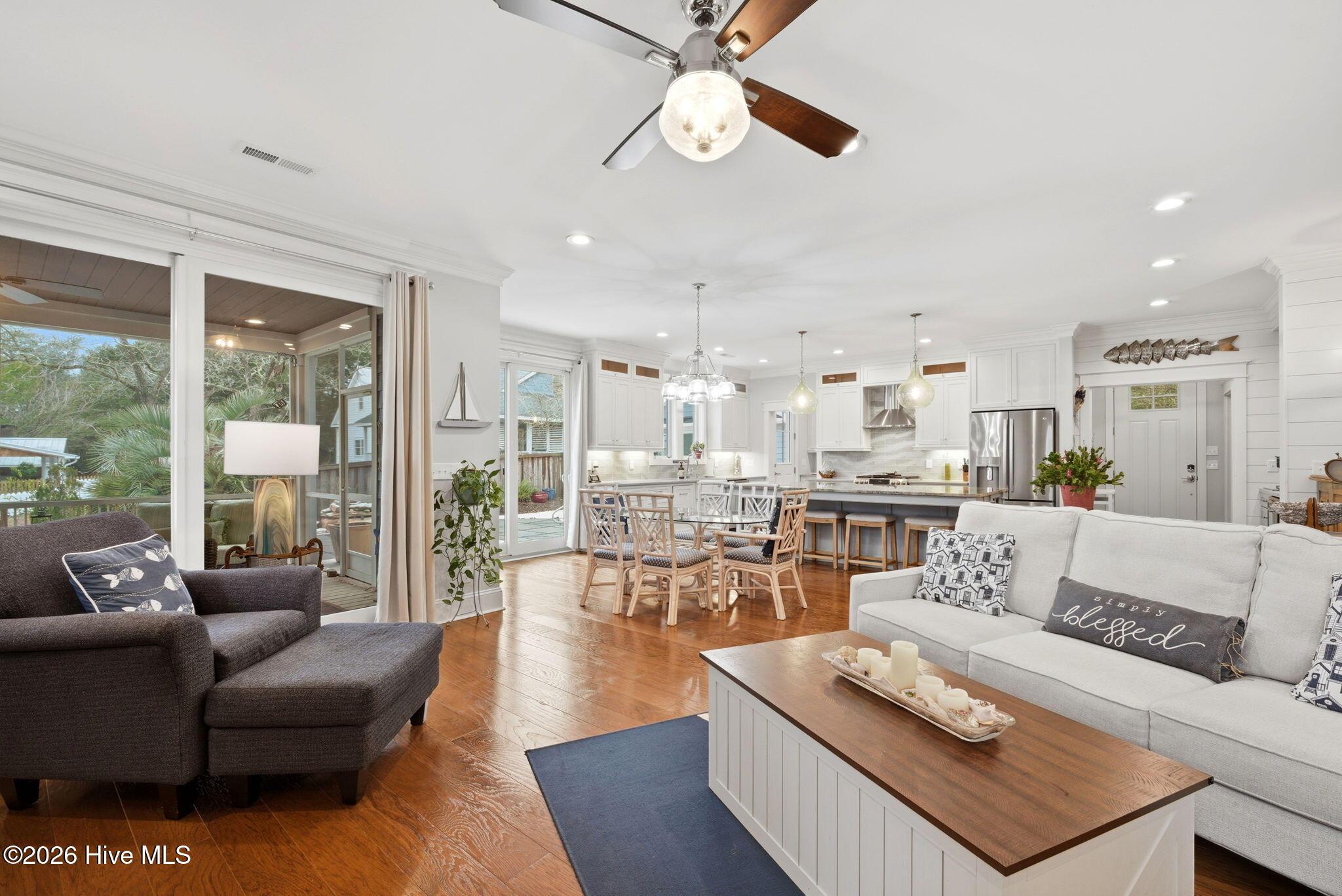 Image 3: shniderproductions.com-33