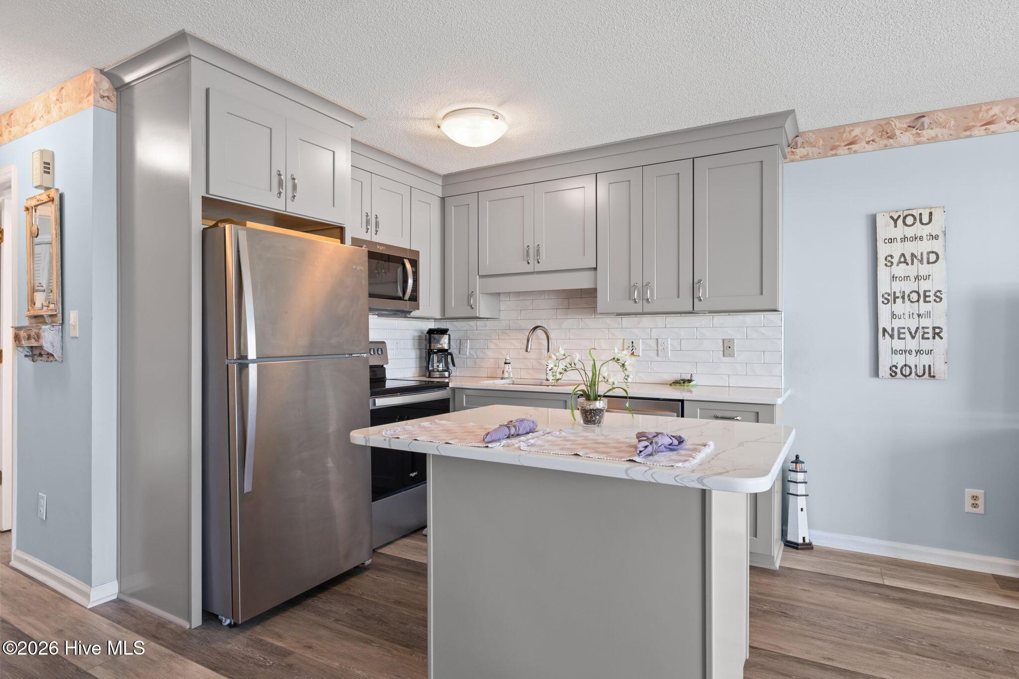 Image 3: Kitchen