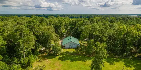 820 Laurel Road