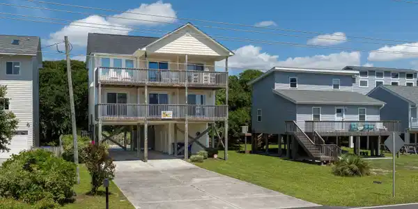 1125 S Topsail Drive