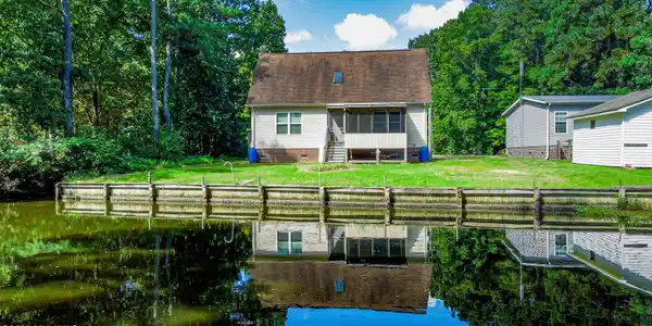 152 E Inlet Circle