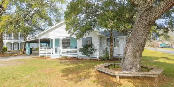 109 River Drive