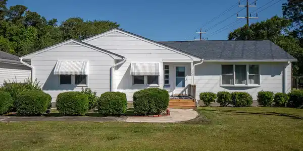 123 Crescent Drive