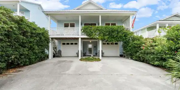 737 Fort Fisher Boulevard N
