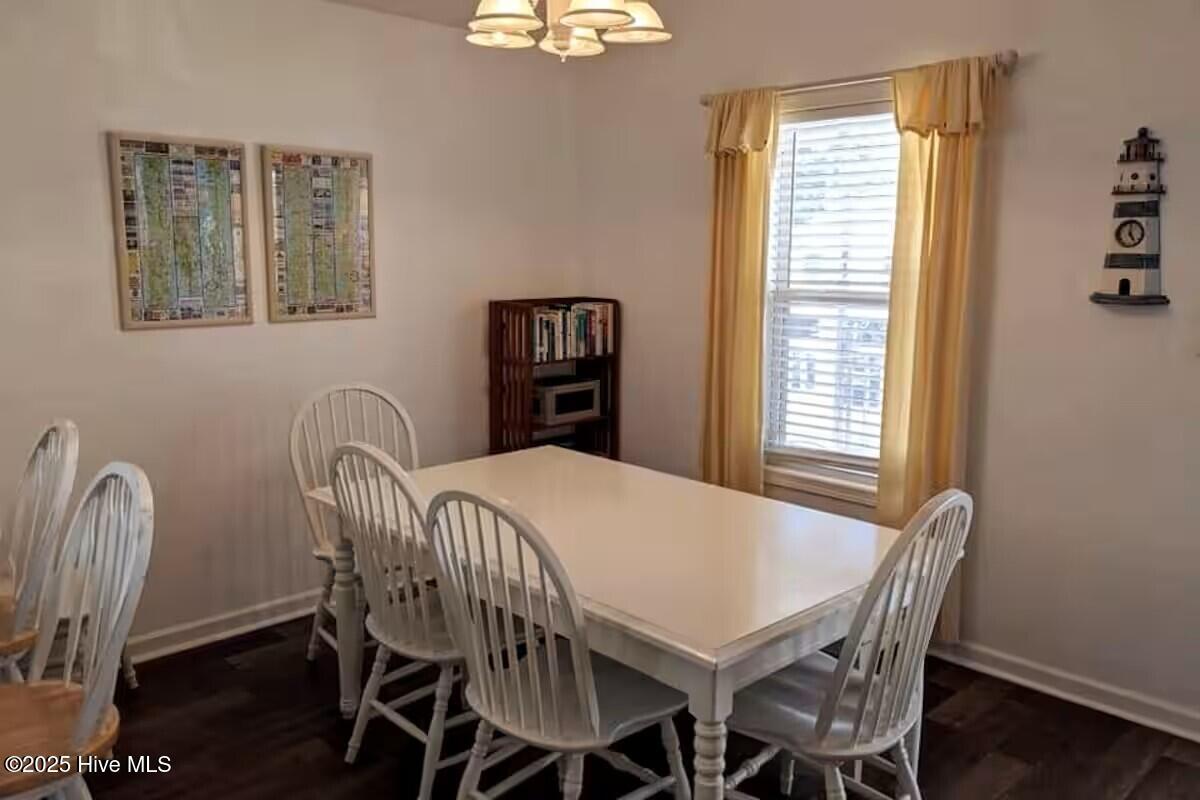 Image 4: Dining Room