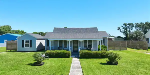 899 Island Road