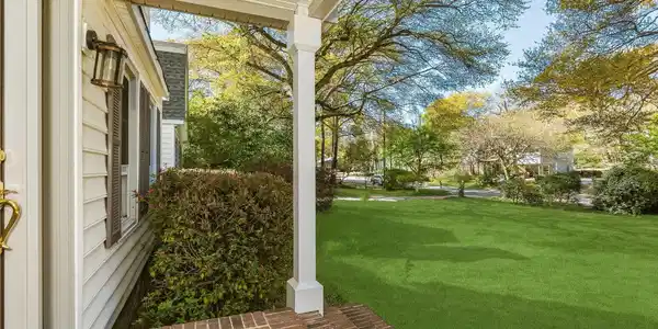 Image 4: 4-web-or-mls-chadwick-visuals-428-holly-
