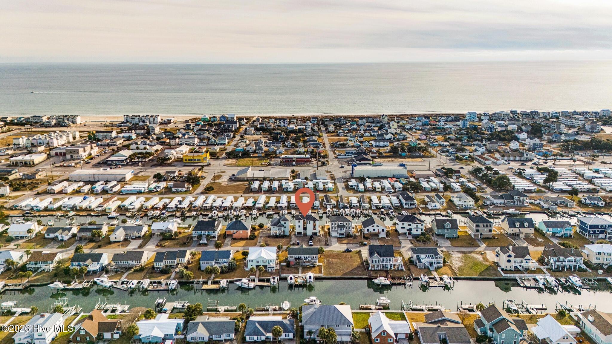 Image 4: Canal Front New Construction in AB