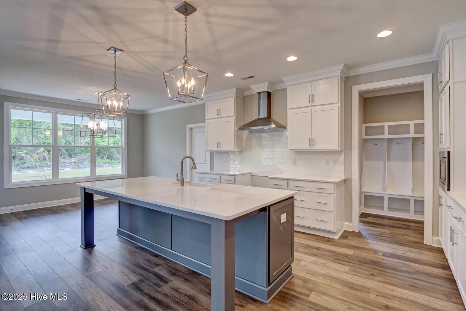 Image 2: Similar Construction