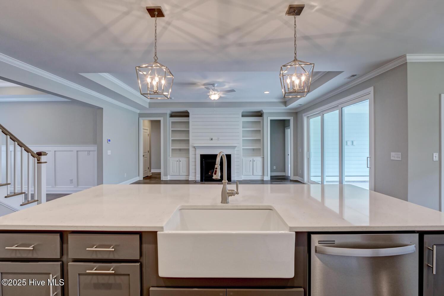 Image 3: Similar Construction