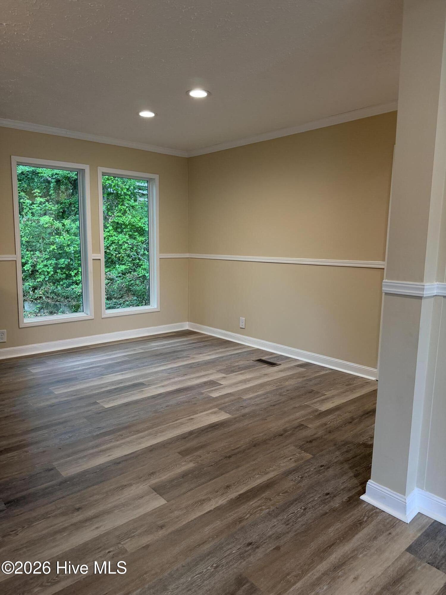 Image 4: Floors