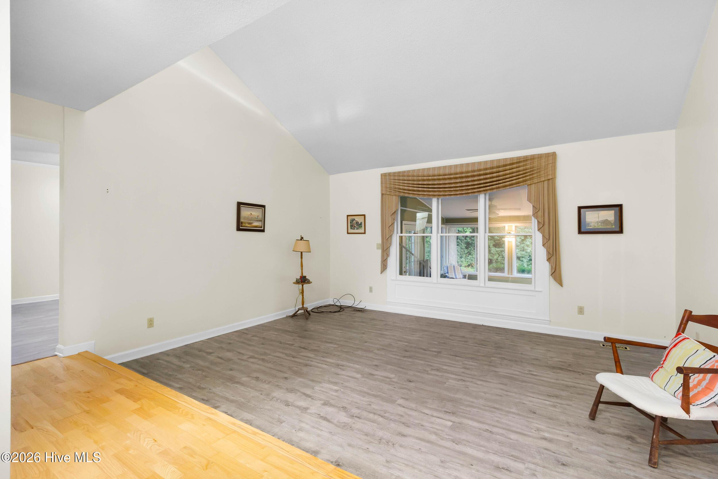 Image 4: 1106 Caracara Drive
