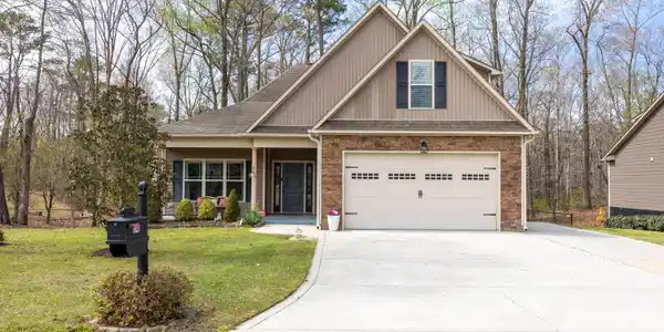 375 Victoria Drive