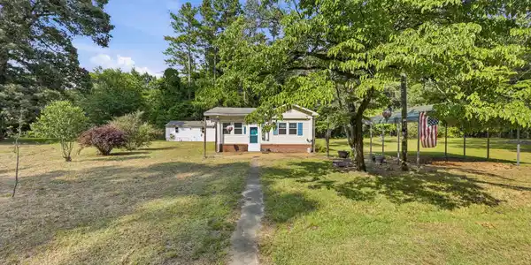217 Comanche Trail