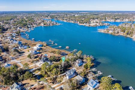 819 Chadwick Shores Drive