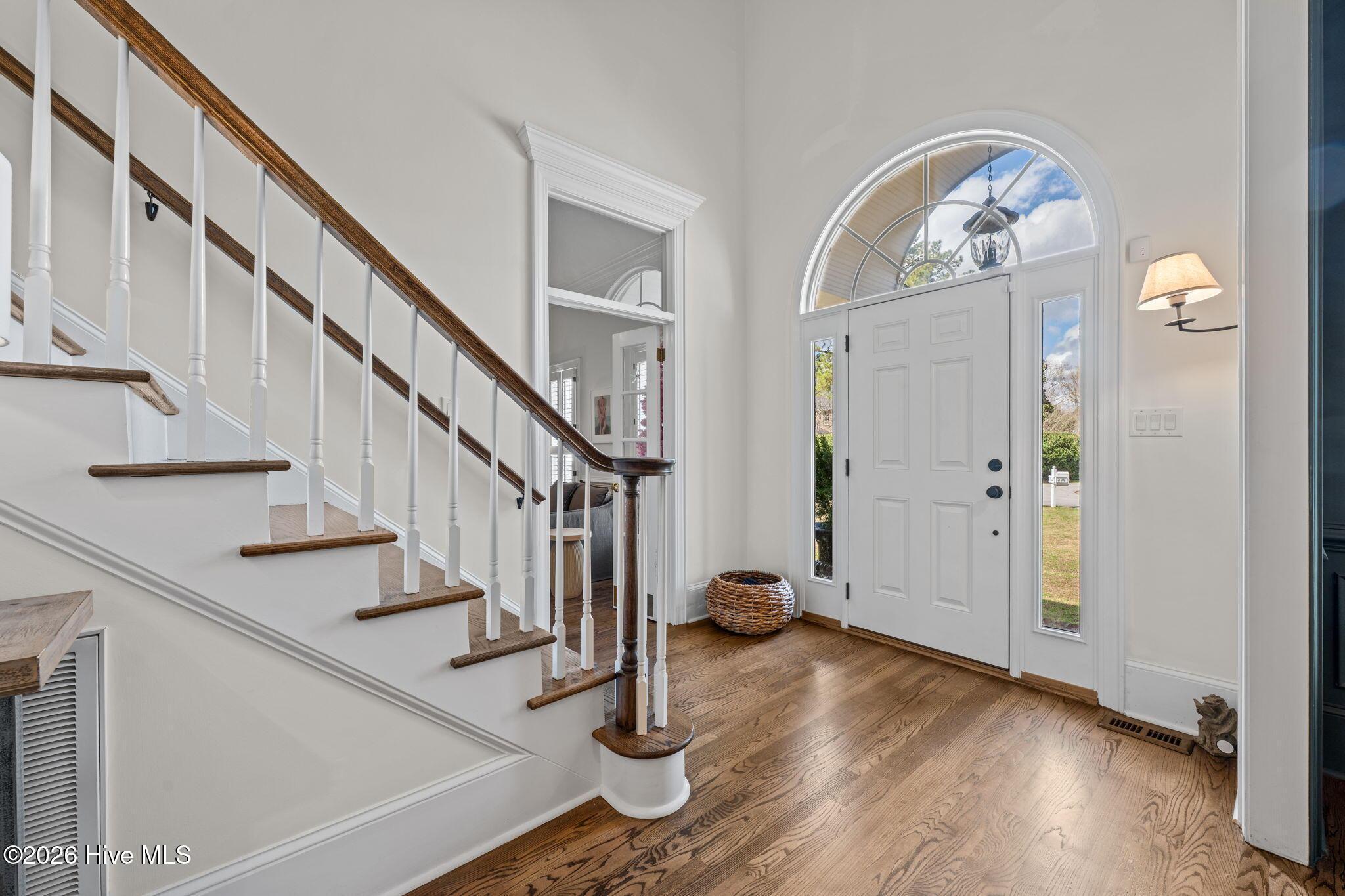 Image 3: 14-web-or-mls-DSC_2740