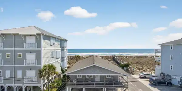 Image 4: 005-504CarolinaBeachAvenueSouth-Carolina