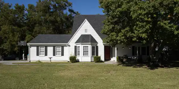 1223 Creek Road