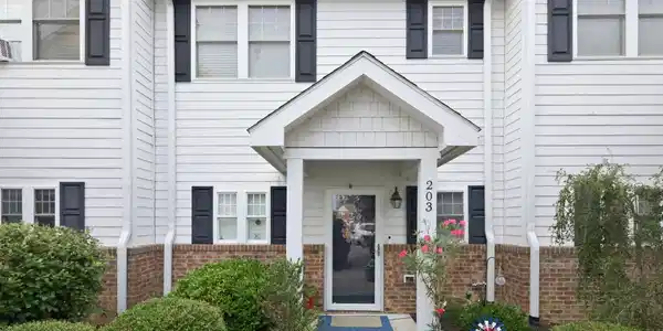 112 Rochelle Drive