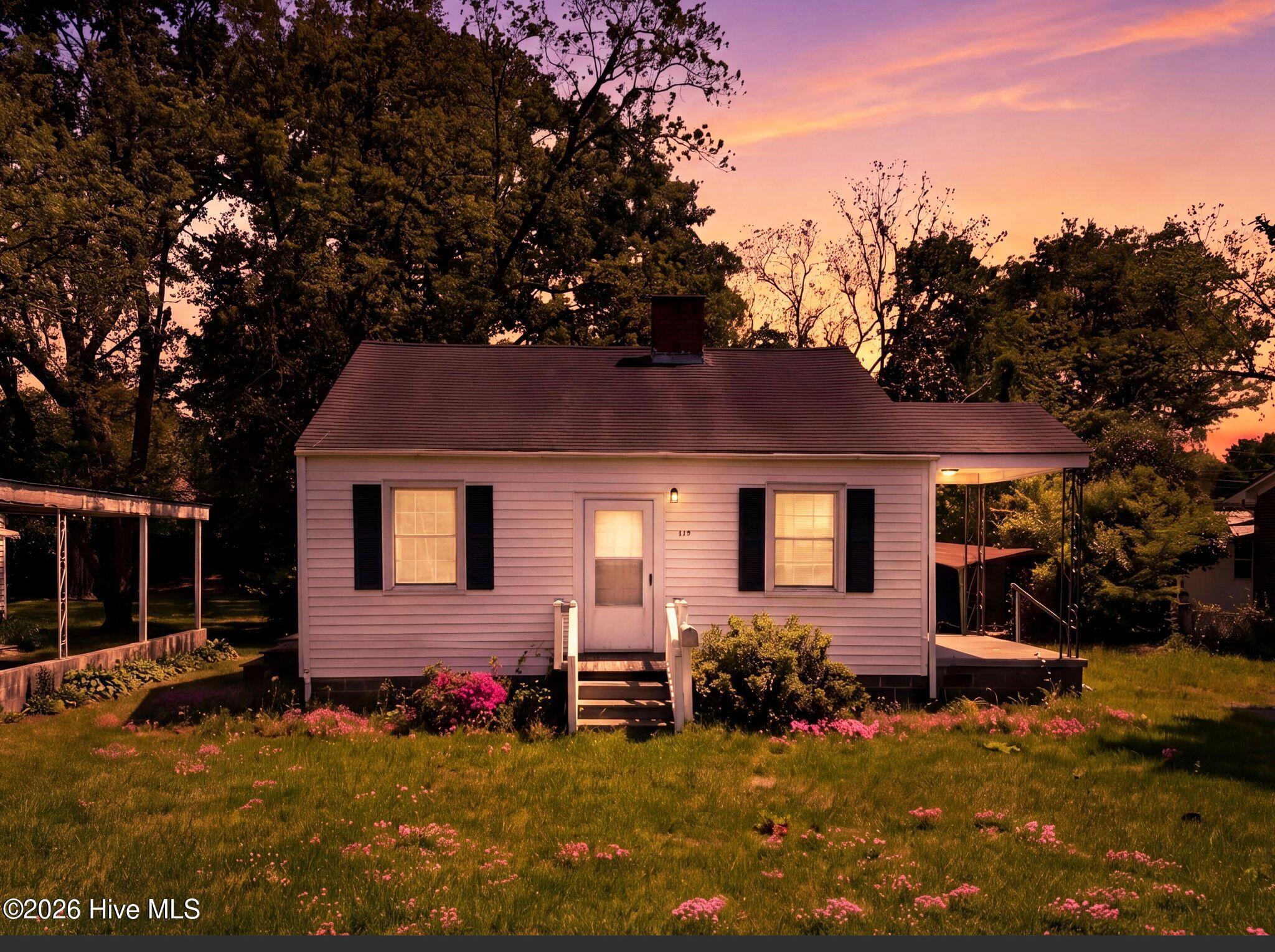 Image 3: 3_519_national_court_drive_new_bern_2856