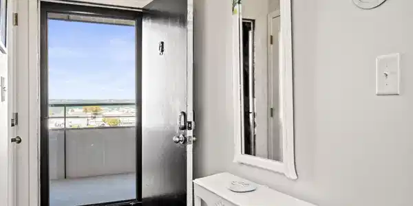 Image 3: Sound View at Front Door