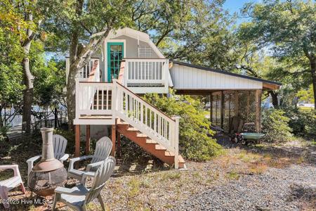2608 E Oak Island Drive