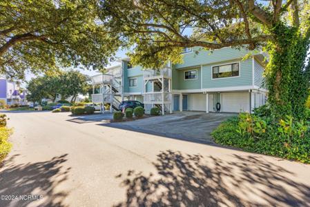 105 Teakwood Drive Unit Apt 706
