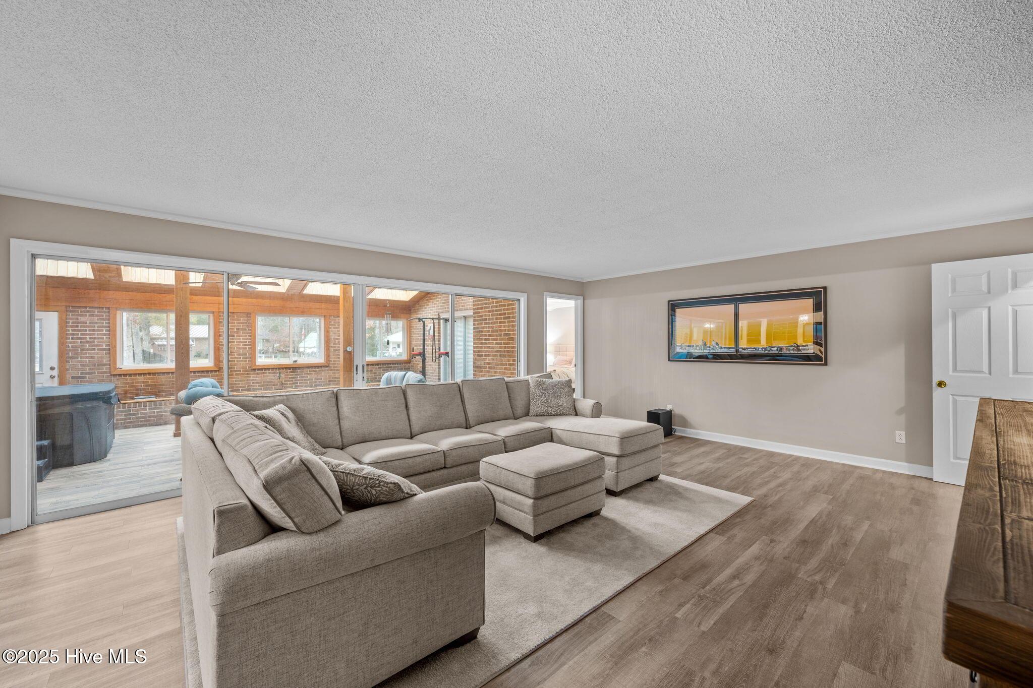 Image 4: Second Living Room