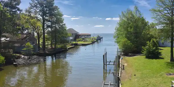 Image 3: Drone Full Canal to Sound