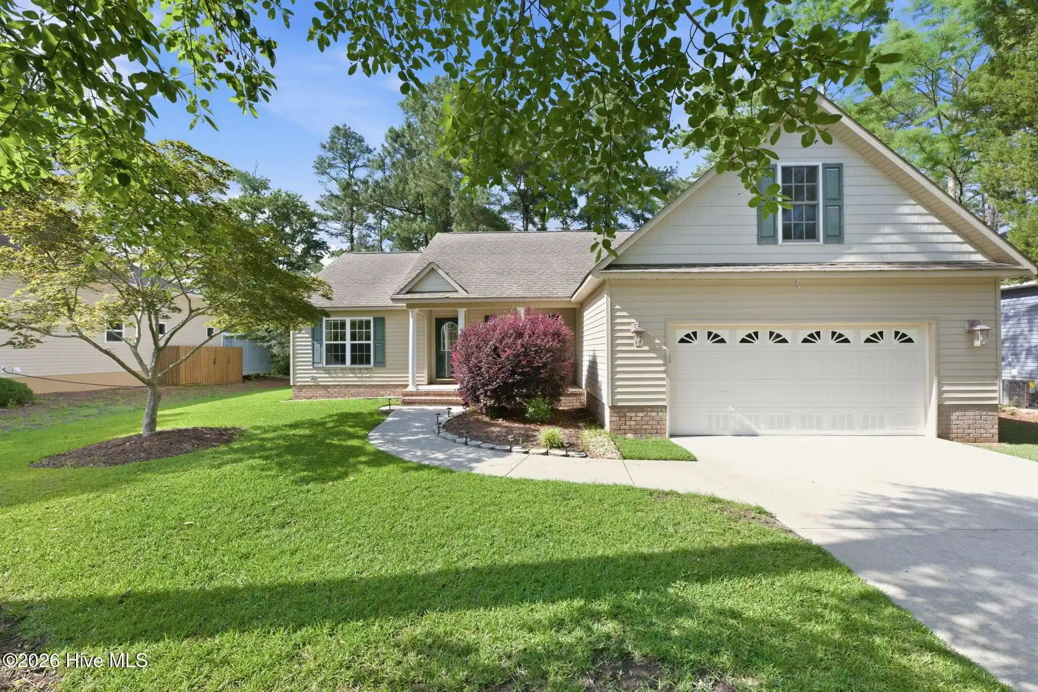 Image 1: Home on Golf Course Lake