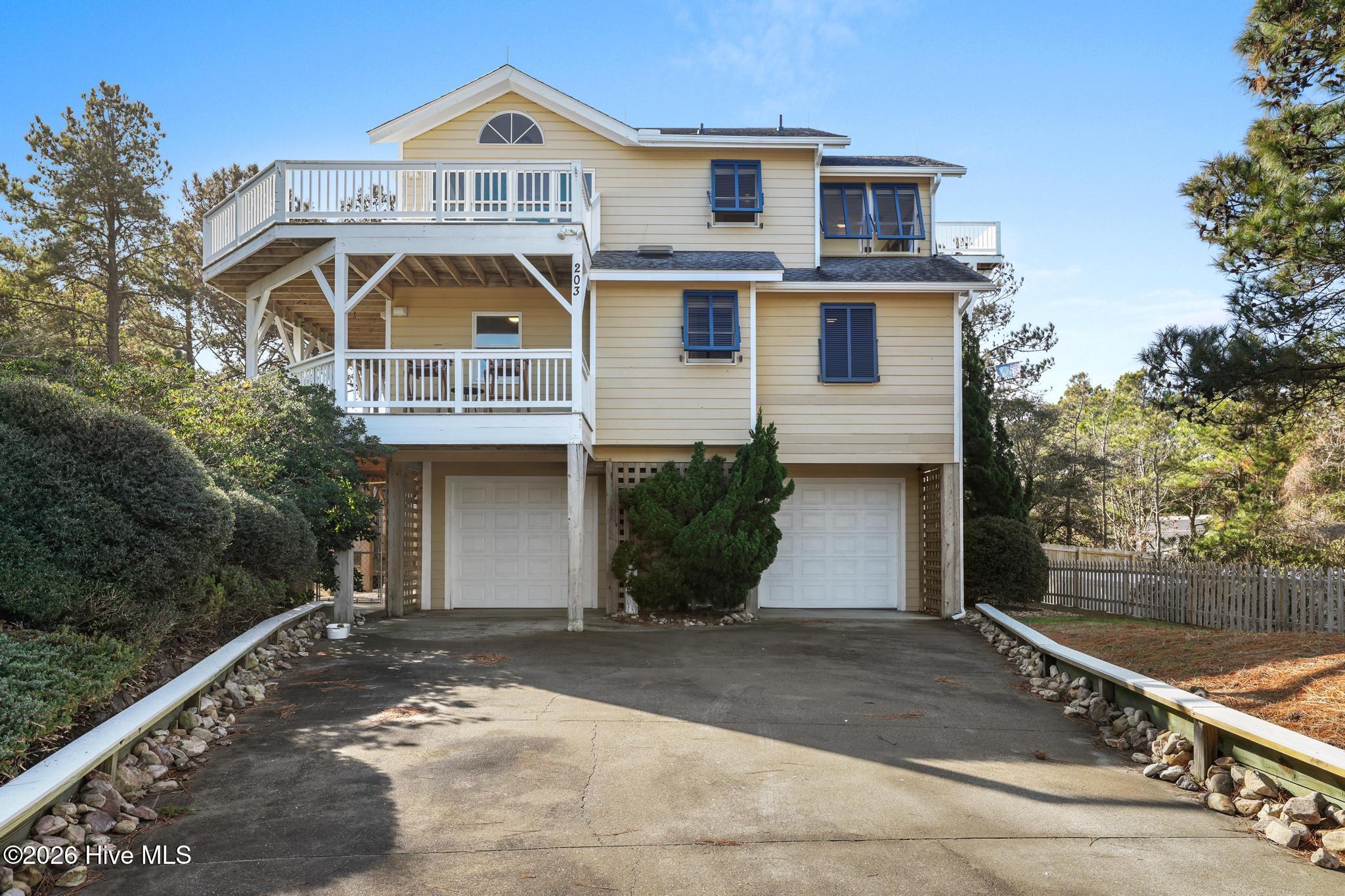 Image 2: 203 W Outlook Ct-2