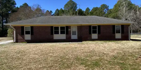 102 Colonial Street
