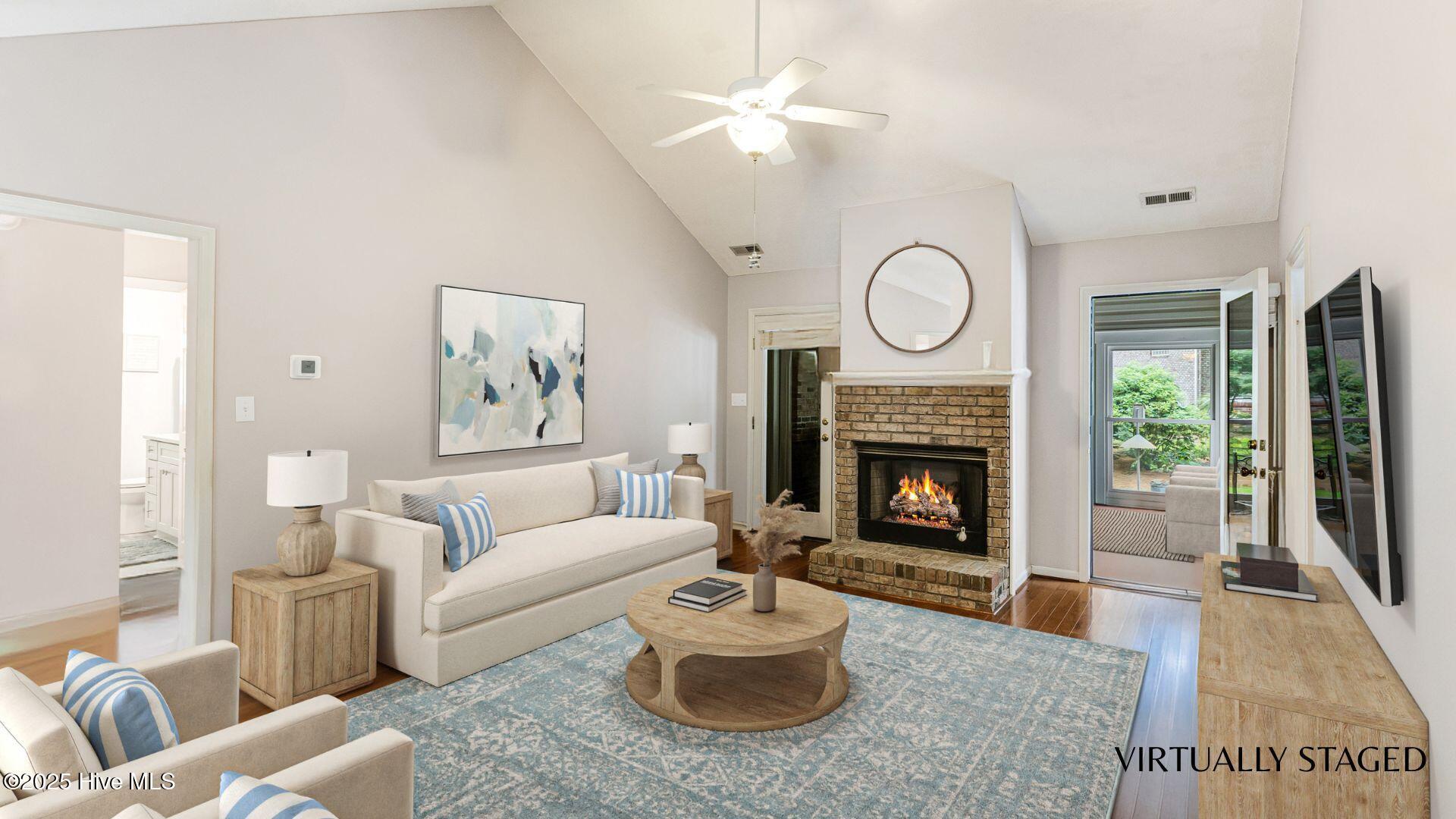 Image 3: 275 Golfview (2)