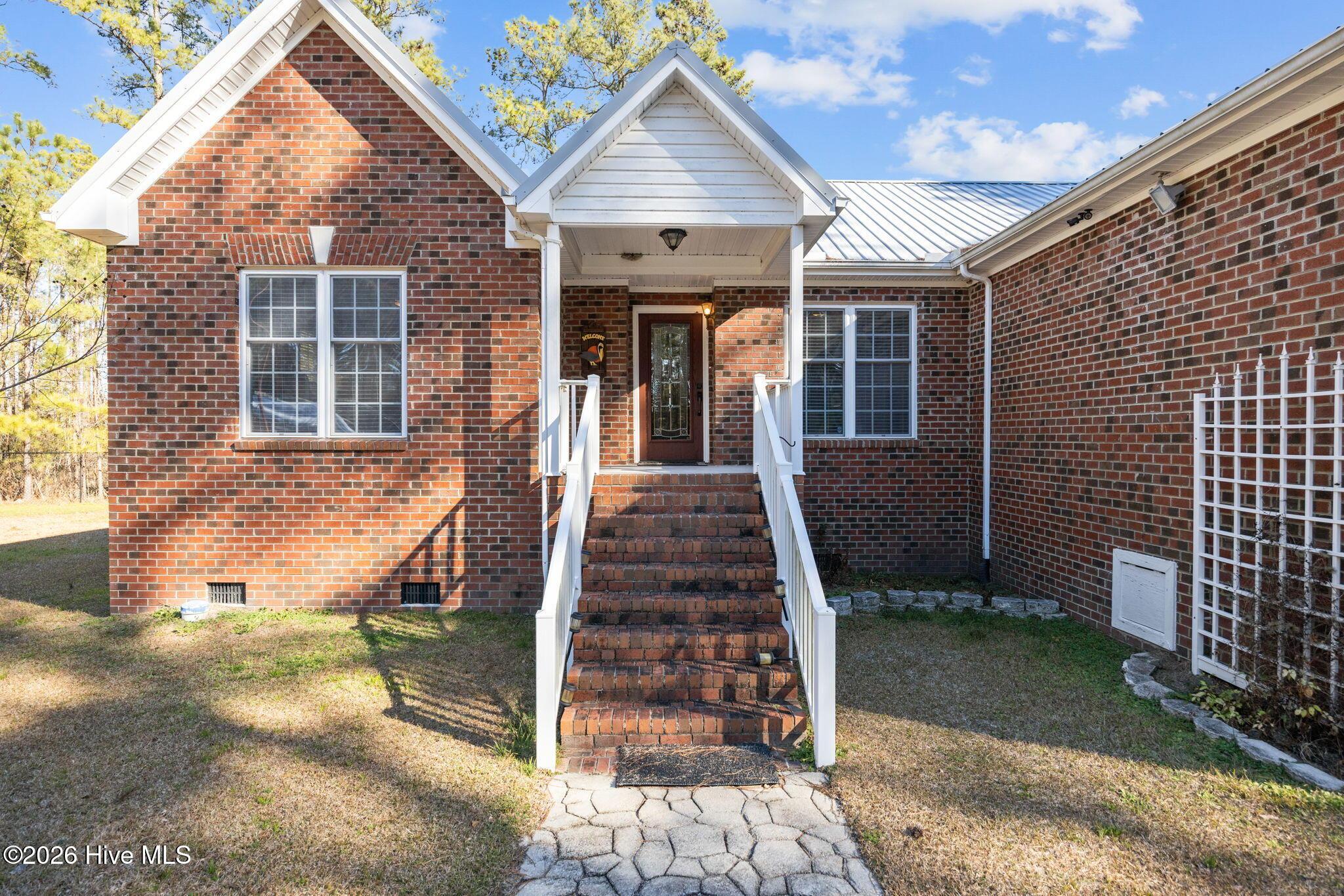 Image 2: 3-web-or-mls-BLS_0013