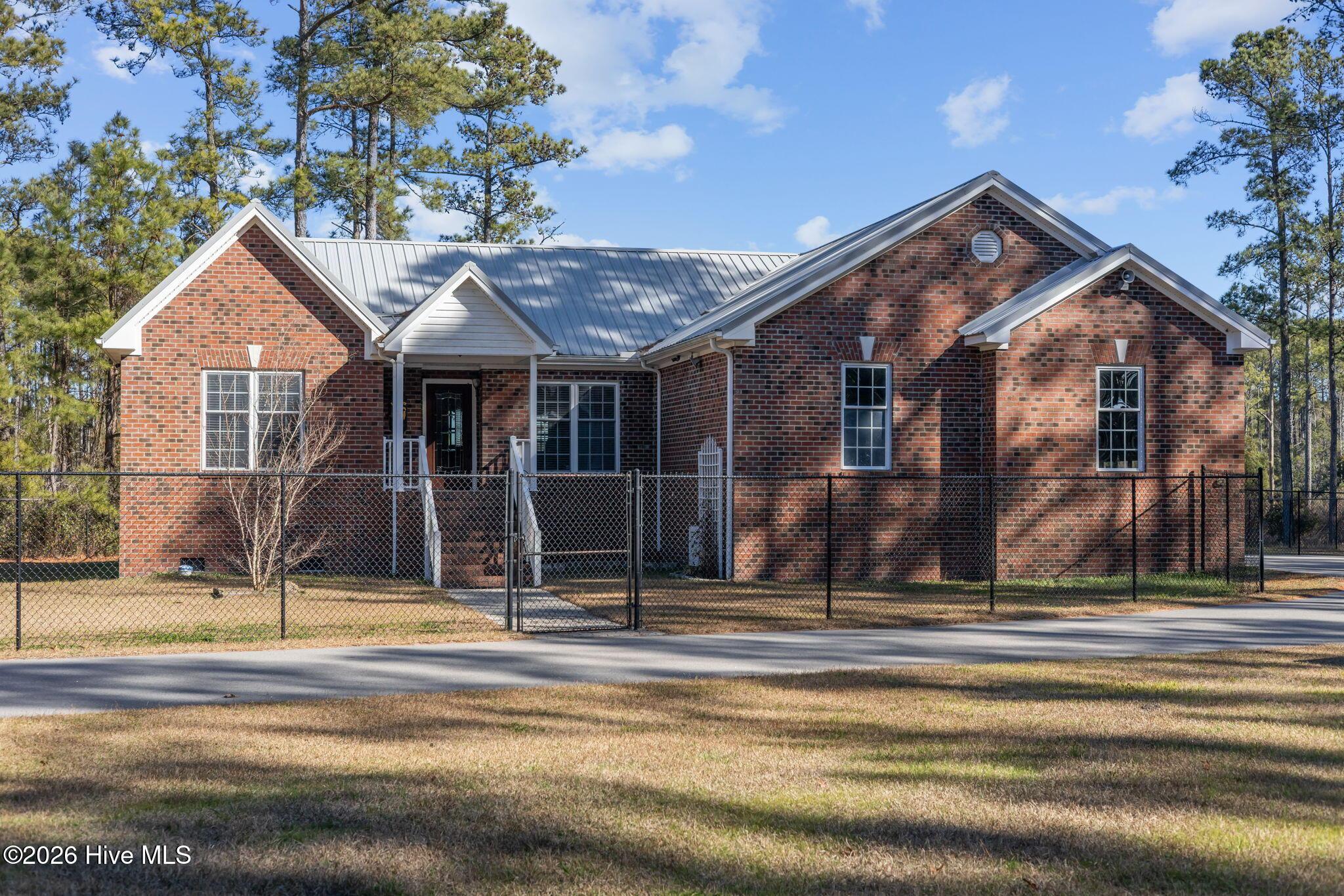 Image 3: 1-web-or-mls-BLS_0029