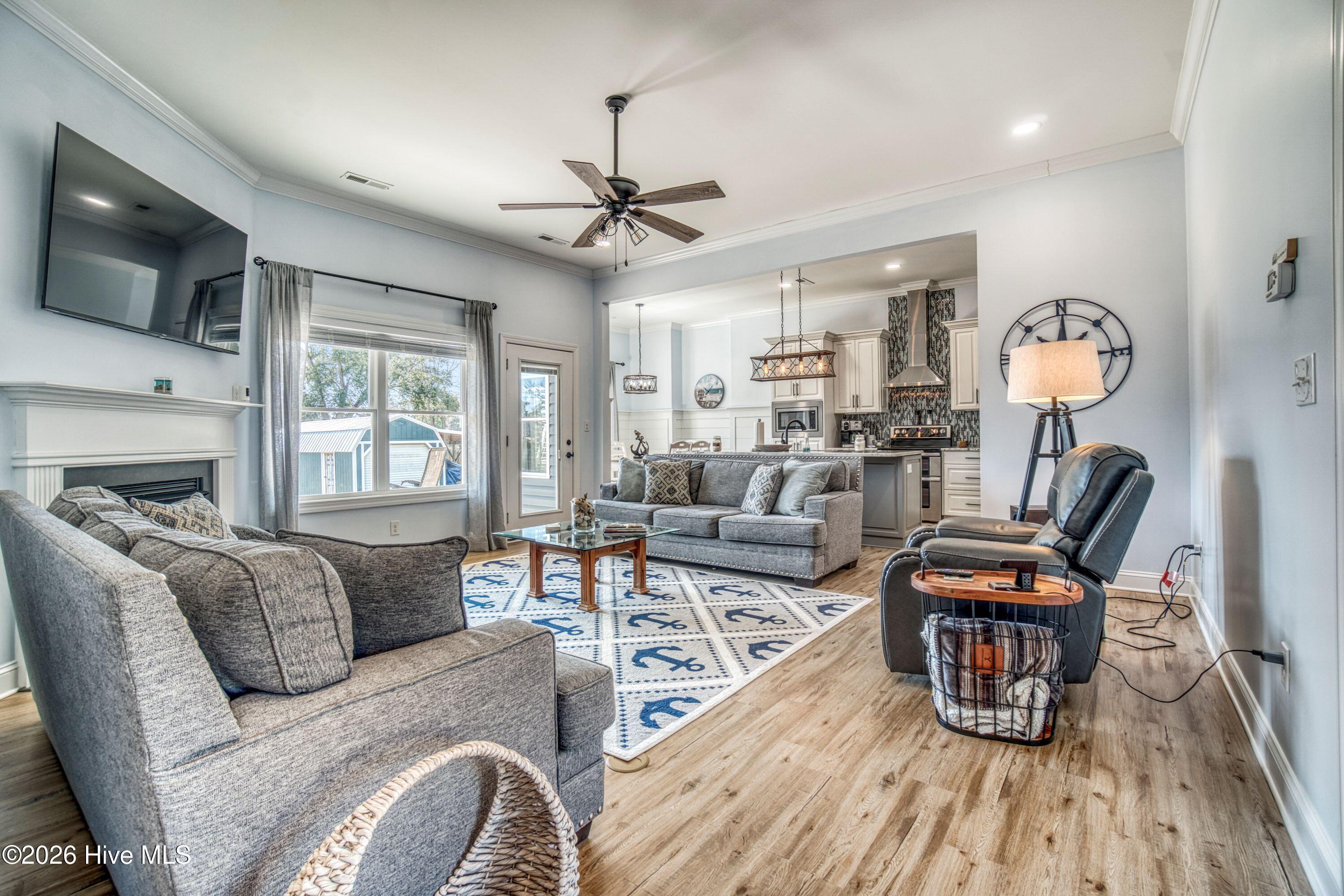 Image 3: Family Room 1