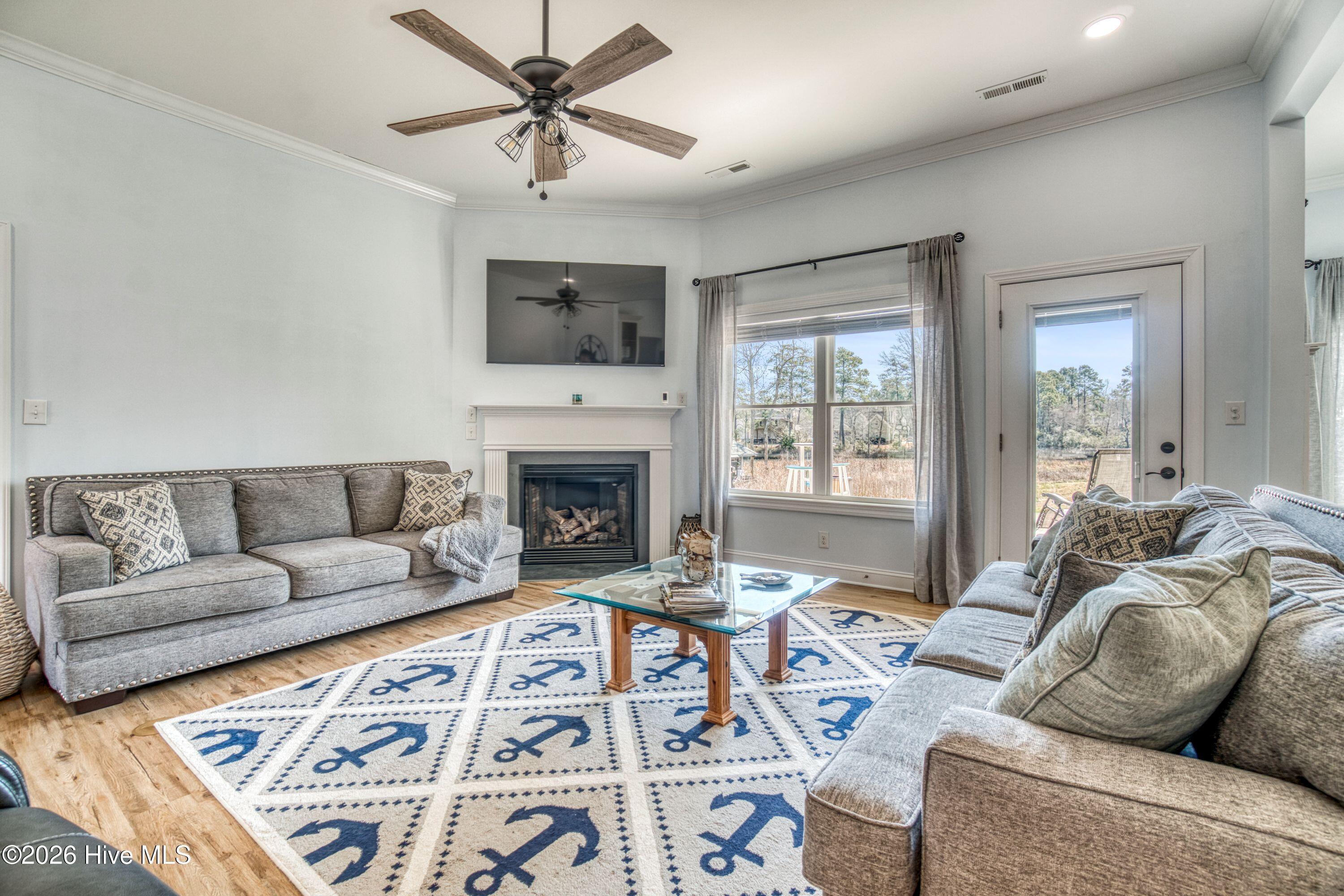 Image 4: Family Room 2