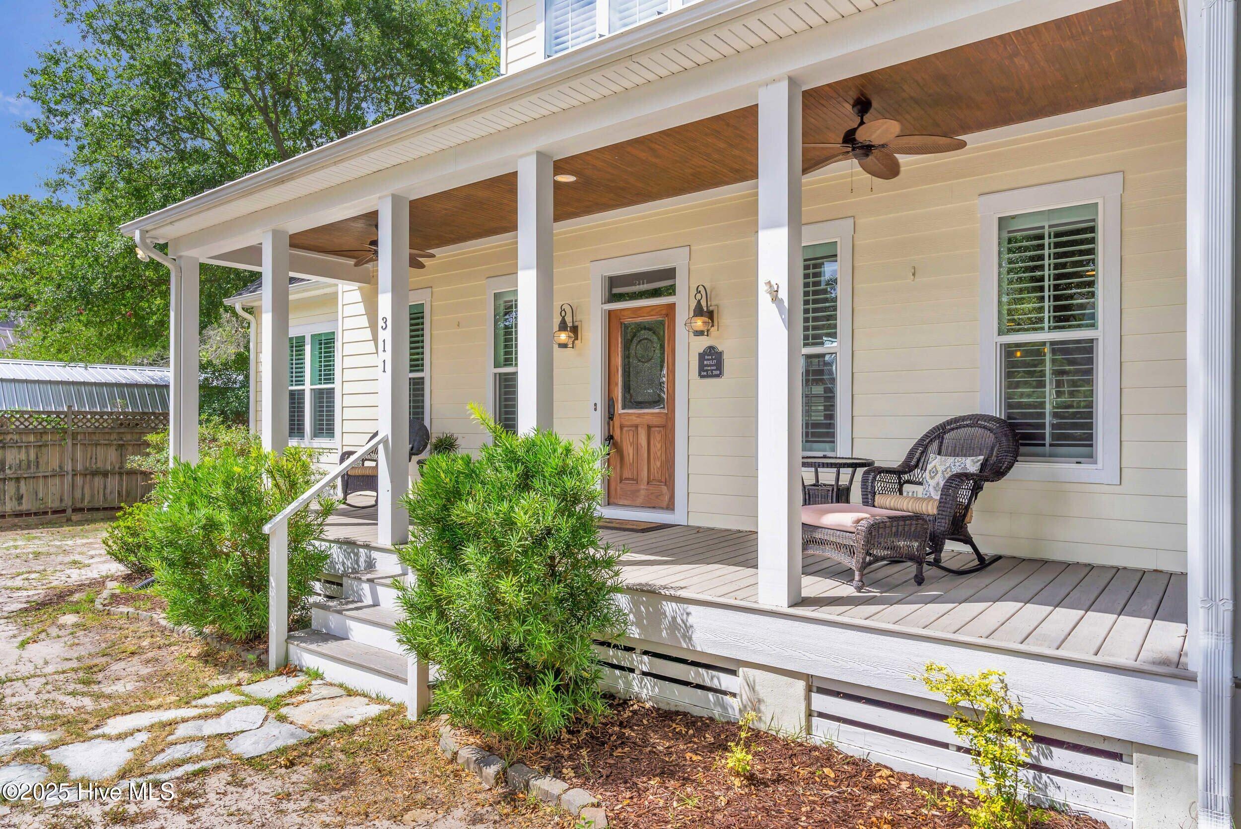 Image 4: 311 college st-00004