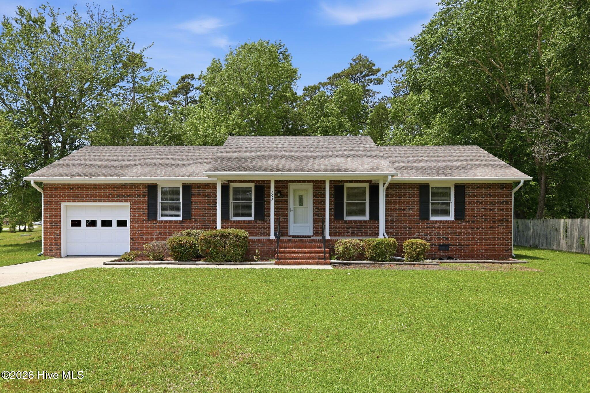 Image 2: 703 Oxford Drive