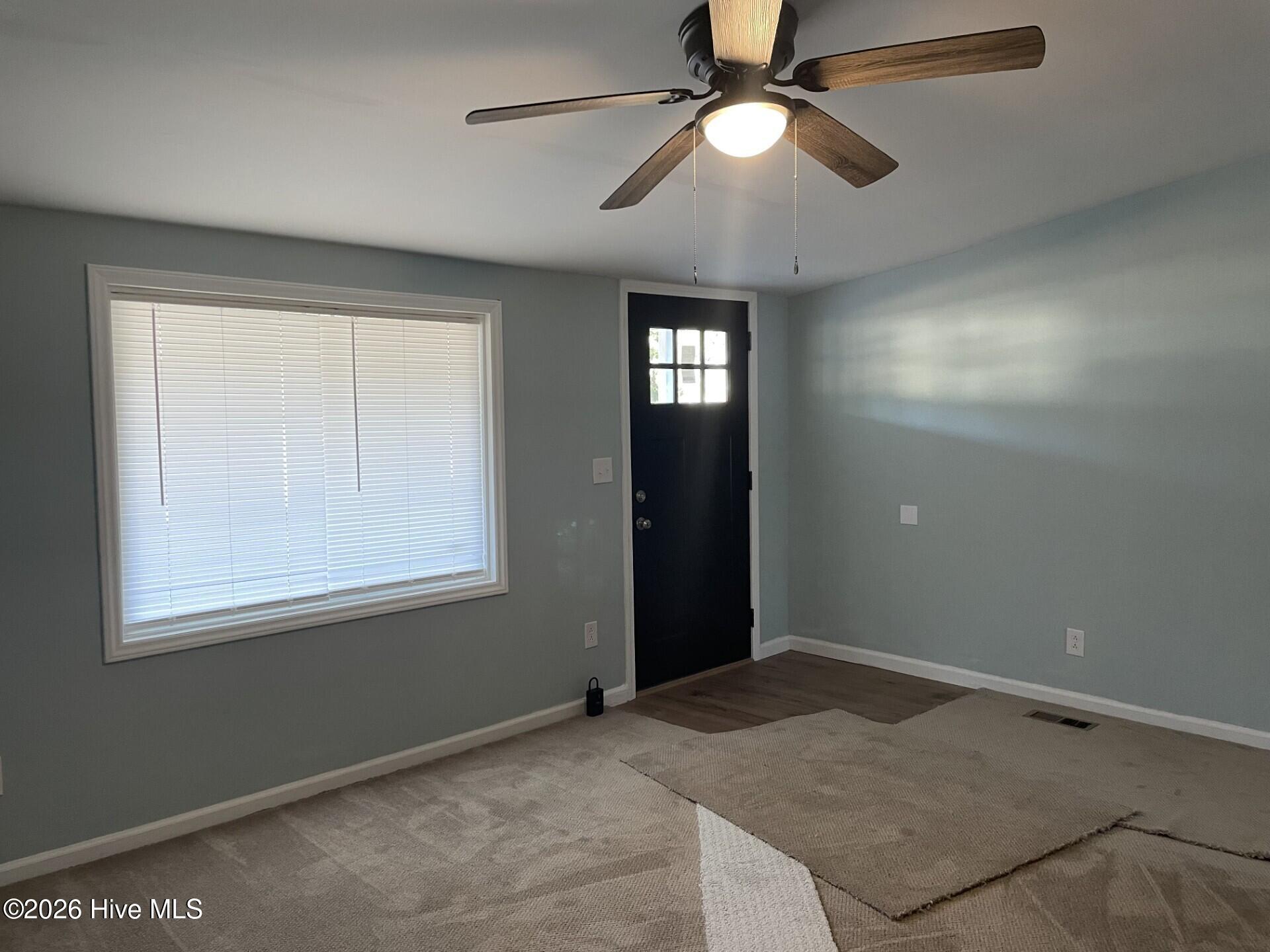 Image 4: 004 Living Room 2